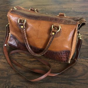 Medium leather handbag